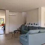 O Bord De Avec Piscine Privee וילה קונקה