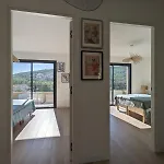 O Bord De Avec Piscine Privee קונקה
