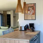 O Bord De Avec Piscine Privee וילה