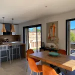 וילה O Bord De Avec Piscine Privee קונקה