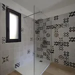 O Bord De Avec Piscine Privee Conca