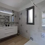 O Bord De Avec Piscine Privee コンカ