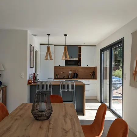 ô Bord De Avec Piscine Privée Conca