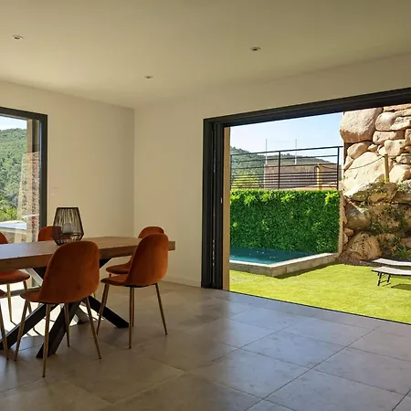 ô Bord De Avec Piscine Privée Villa