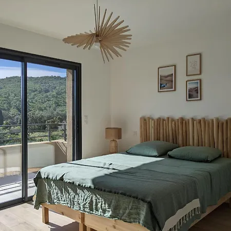 ô Bord De Avec Piscine Privée Conca