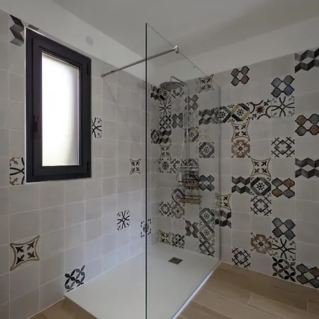 ô Bord De Avec Piscine Privée Conca