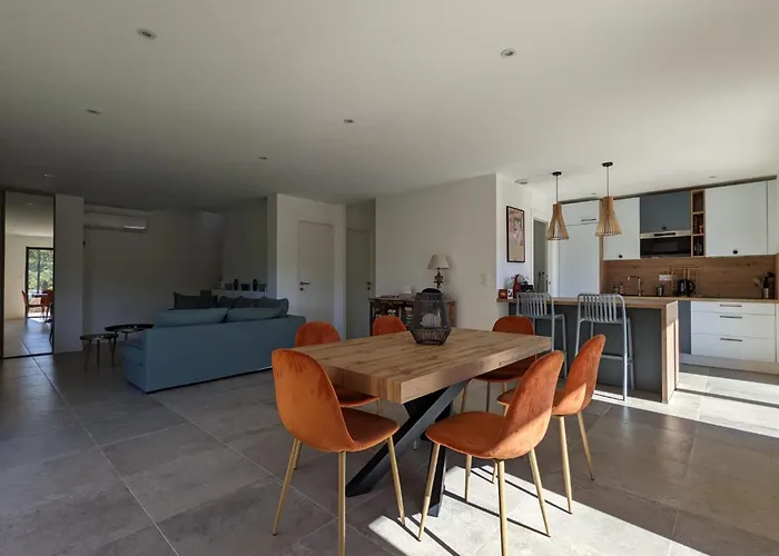 O Bord De Avec Piscine Privee Βίλα Conca