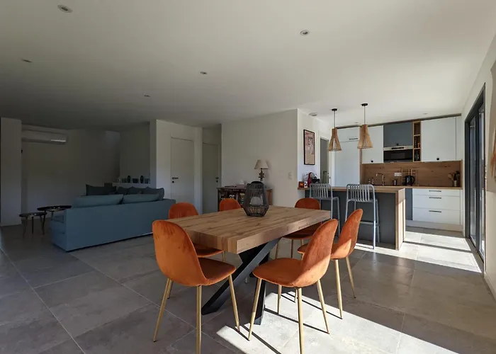 O Bord De Avec Piscine Privee Villa