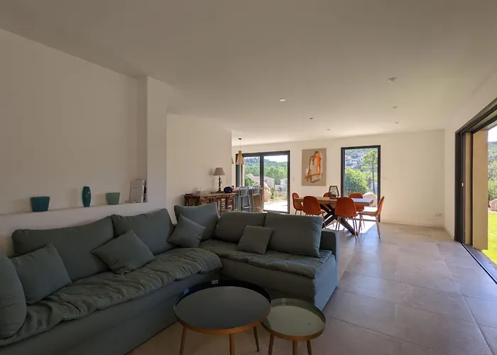 ô Bord De Avec Piscine Privée