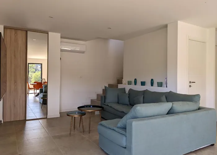 O Bord De Avec Piscine Privee Villa Conca