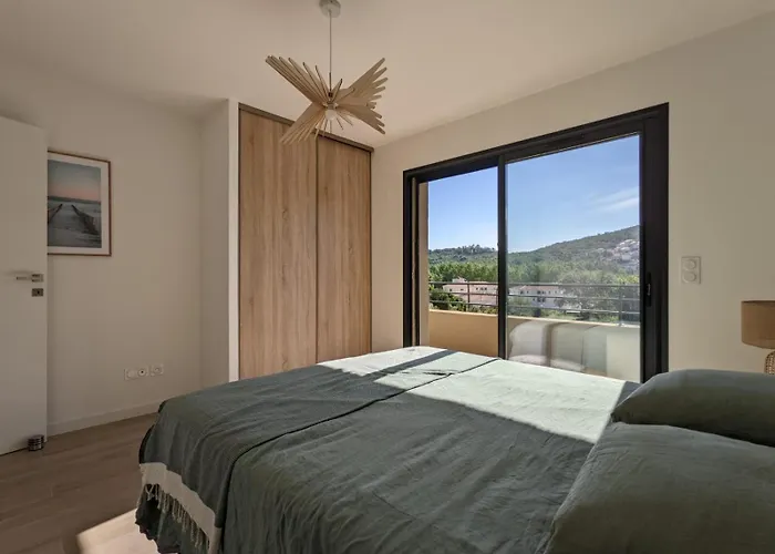 ô Bord De Avec Piscine Privée *