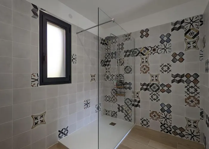 ô Bord De Avec Piscine Privée Conca