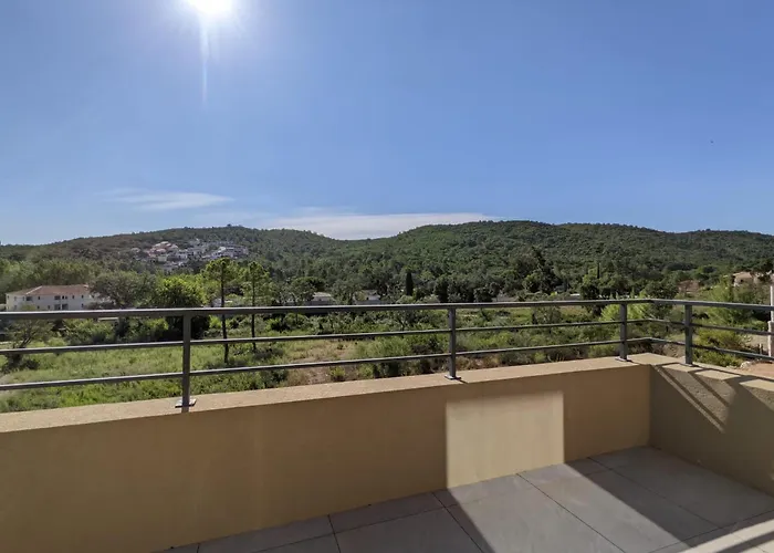 Villa O Bord De Avec Piscine Privee